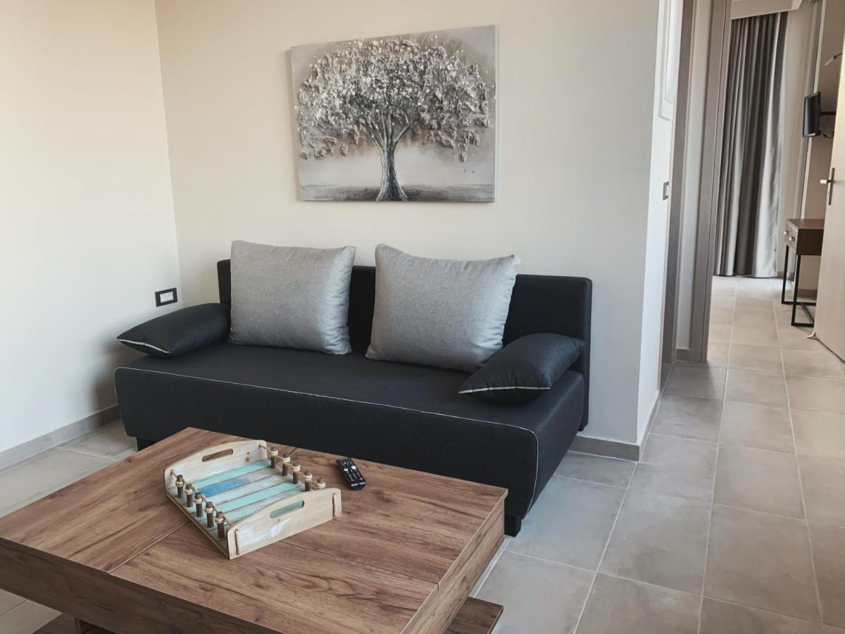 King Crimson Luxury Apartments Marathokefála Екстериор снимка