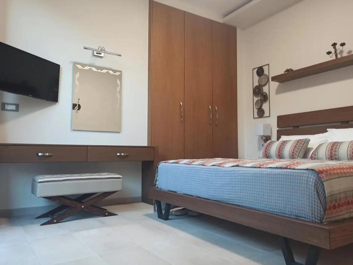 King Crimson Luxury Apartments Marathokefála Екстериор снимка